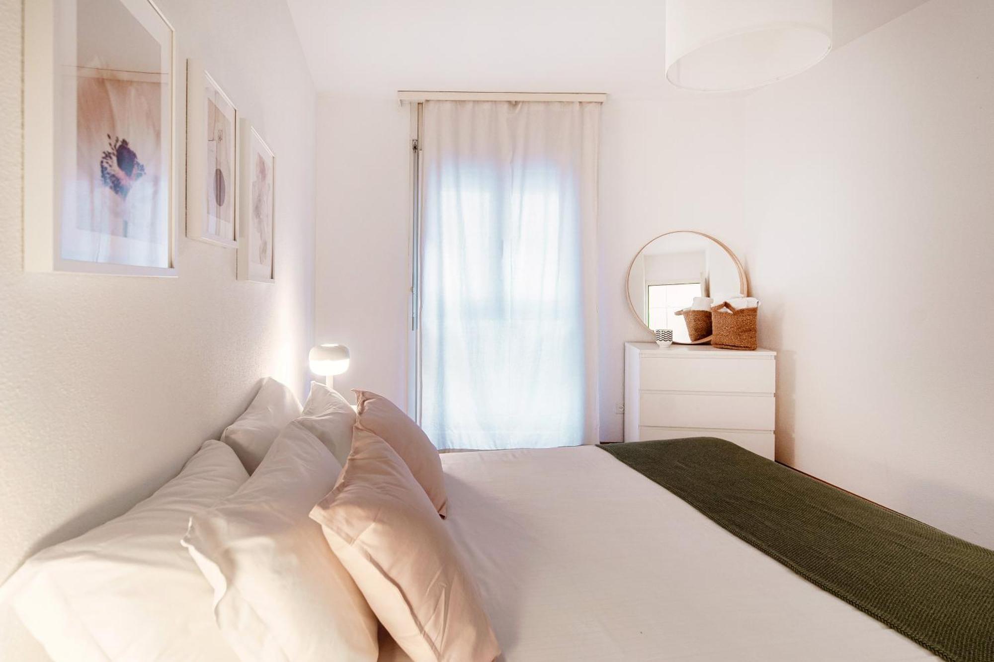 Pink Flat By Quokka 360 - Close To The Italian Border Chiasso