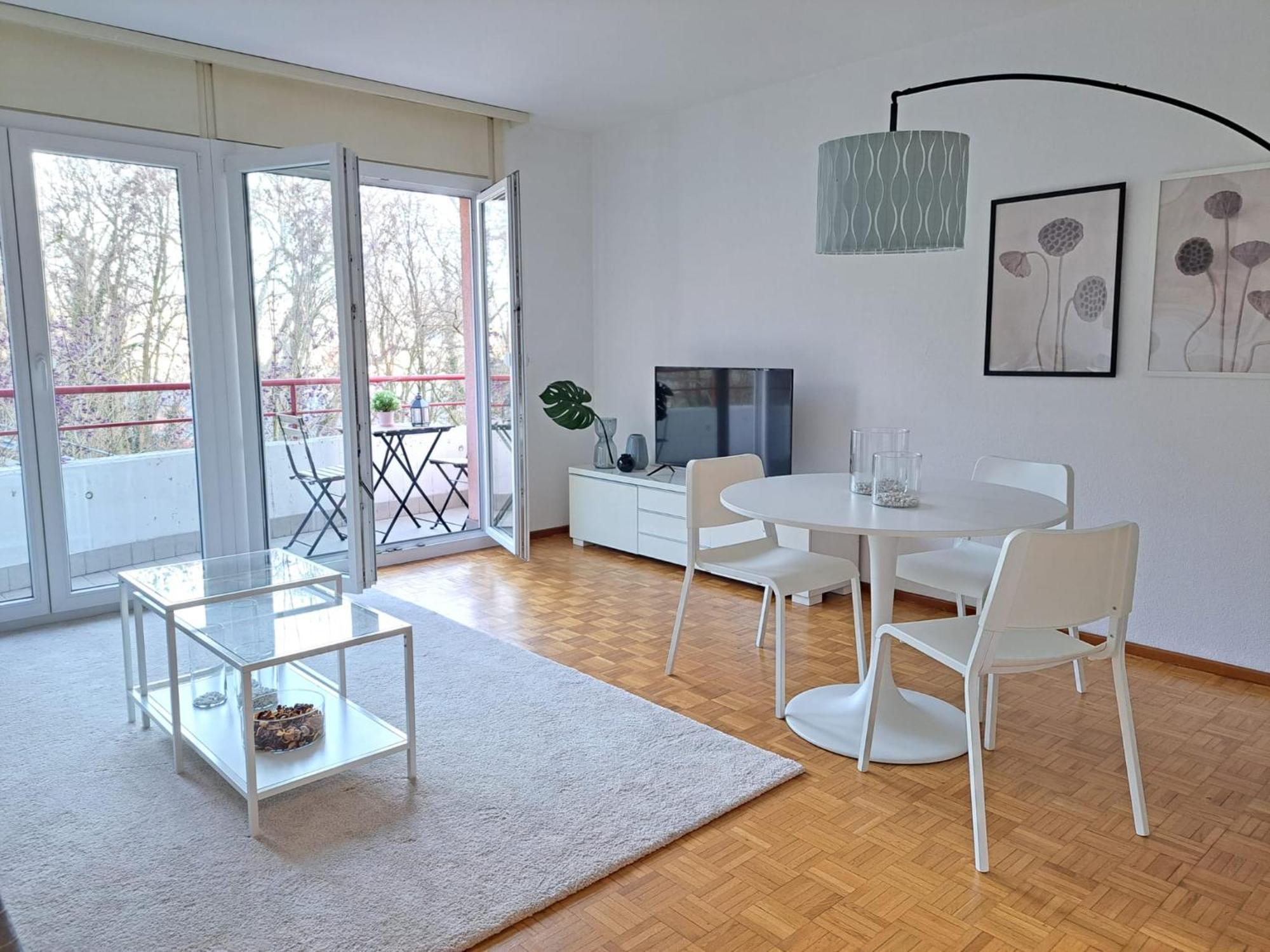 Pink Flat By Quokka 360 - Close To The Italian Border Apartment *